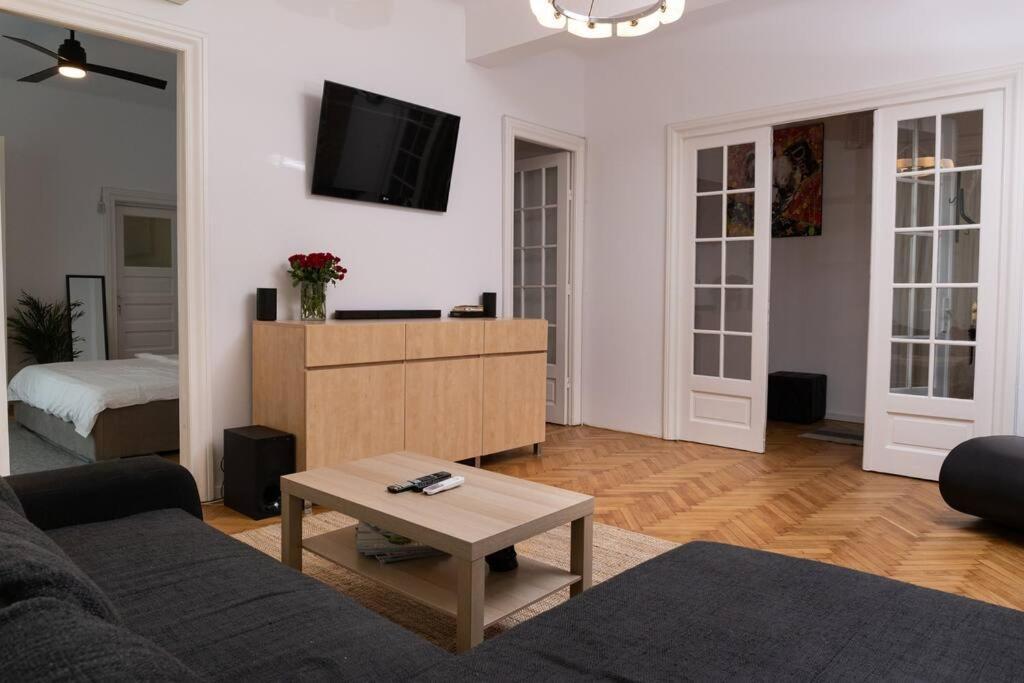 Appartement Color Aparments Coposu Blv à Bucarest Extérieur photo