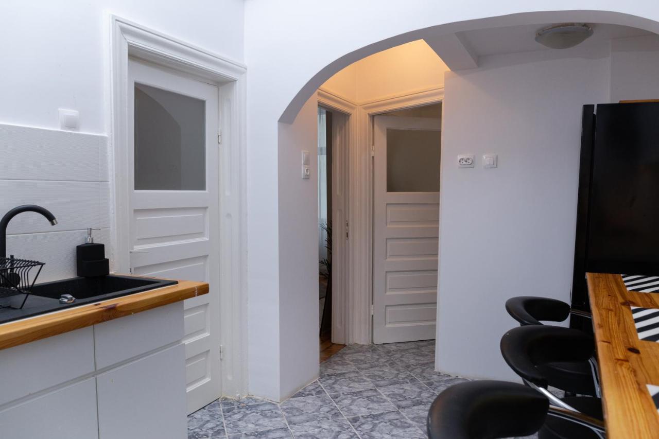 Appartement Color Aparments Coposu Blv à Bucarest Extérieur photo