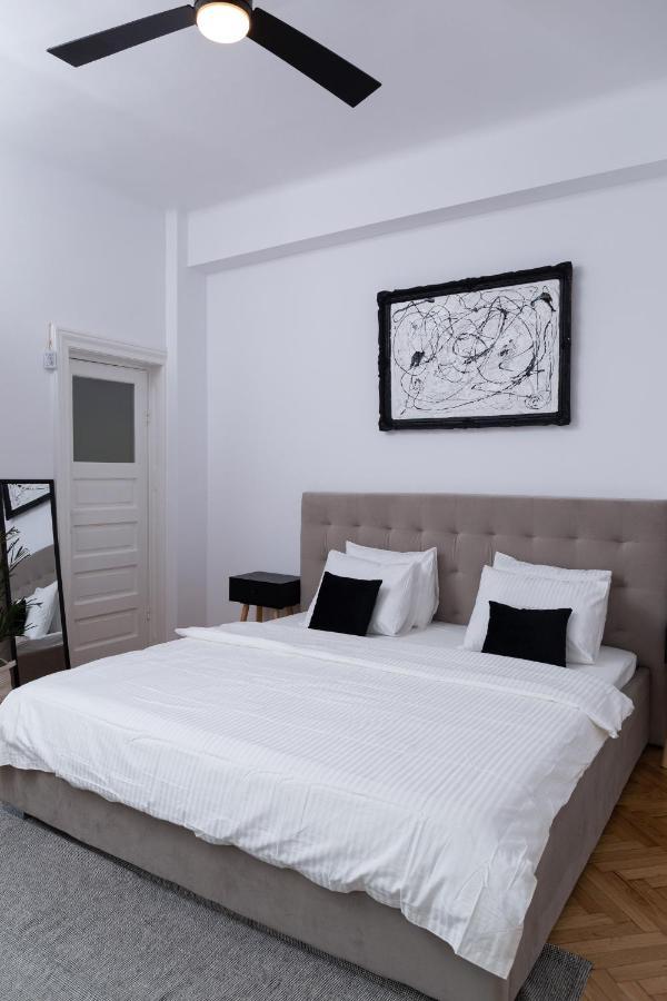 Appartement Color Aparments Coposu Blv à Bucarest Extérieur photo