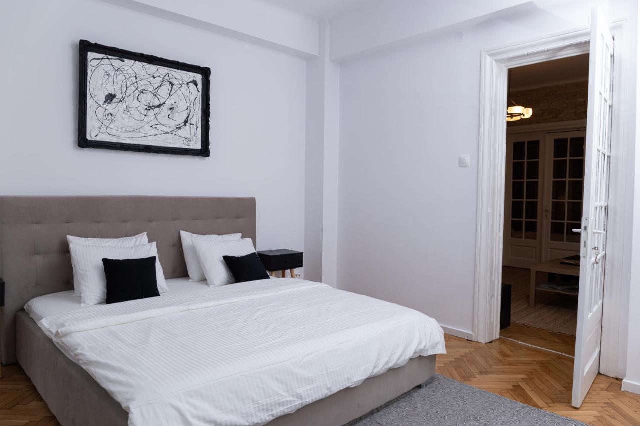 Appartement Color Aparments Coposu Blv à Bucarest Extérieur photo