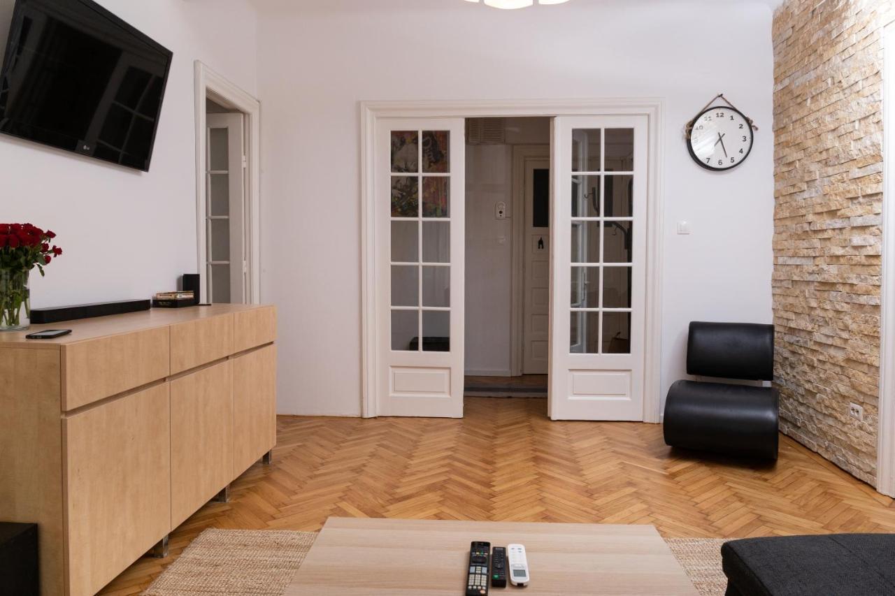 Appartement Color Aparments Coposu Blv à Bucarest Extérieur photo